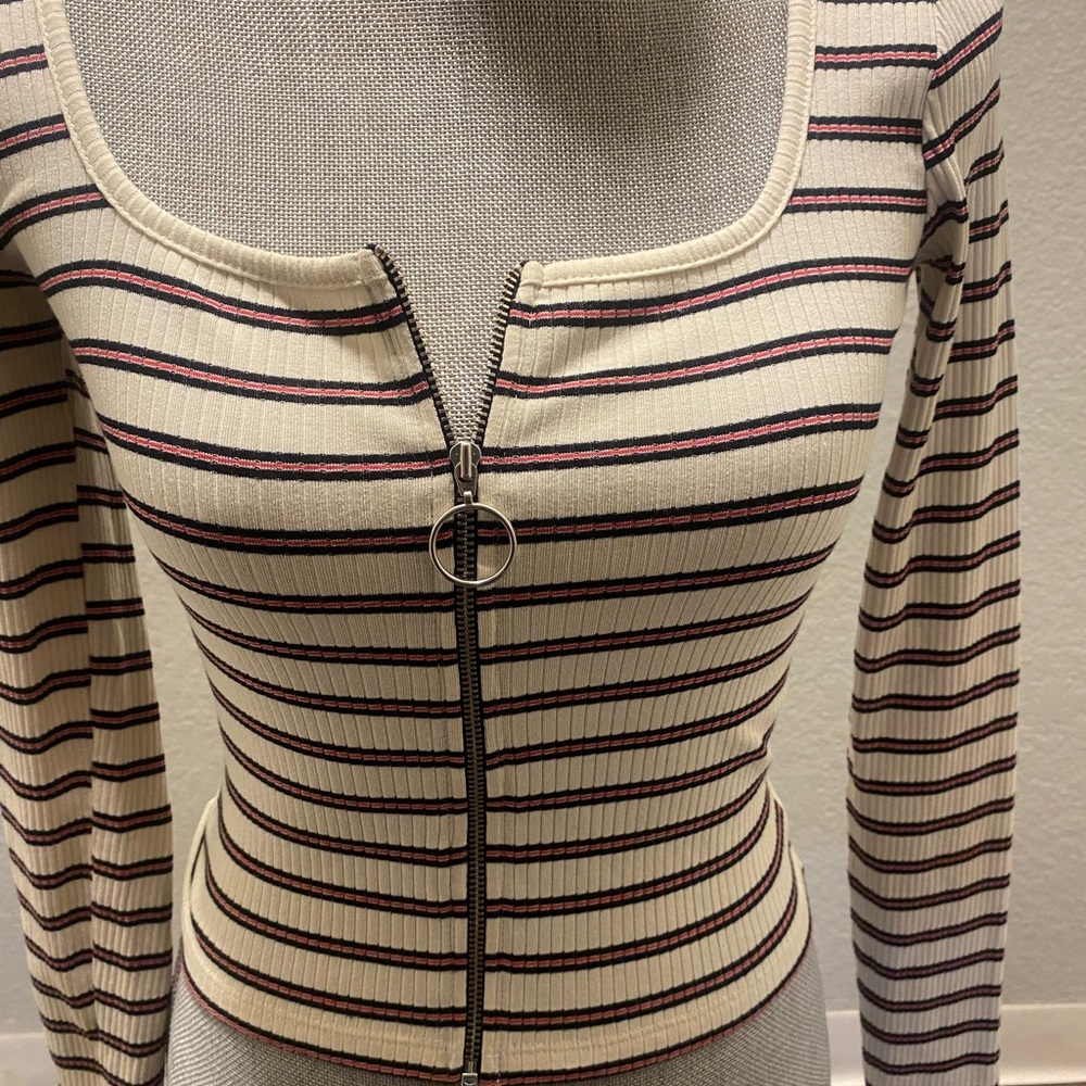 Ladies Hollister Crop Top